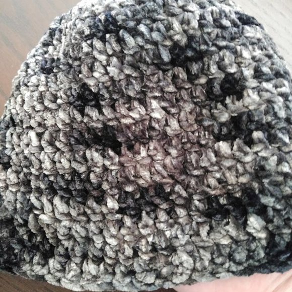 Handmade Velvety Soft Hat and Sleeveless Gloves set - Picture 4 of 4